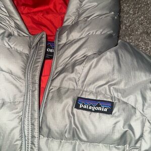 Patagonia® Worn Wear Women's Down jacket - red and gray